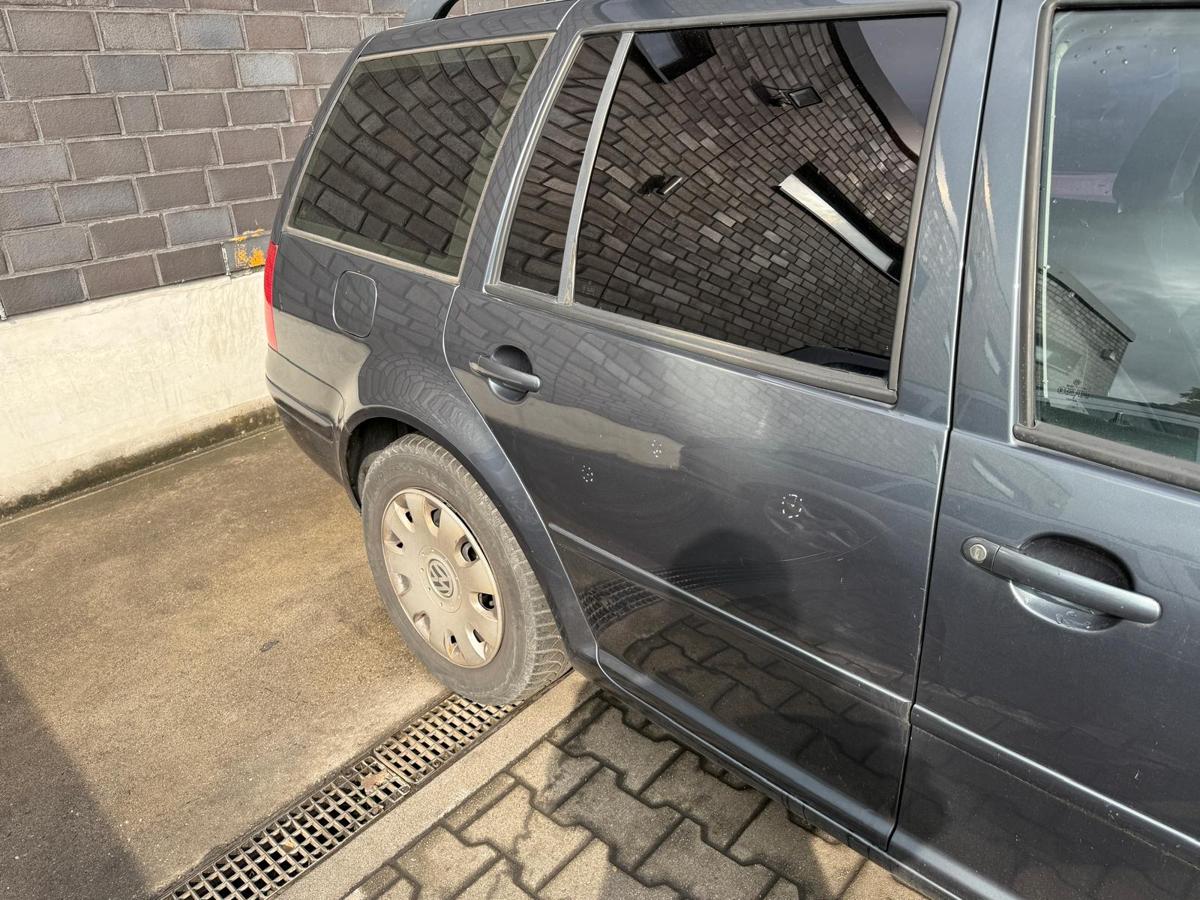 VW Bora original Tür hinten rechts LC7V Blue Anthrazit Variant Rohbau BJ00